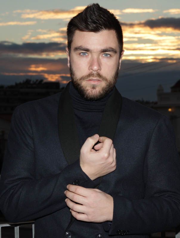 STREET STYLE MENS FASHION BLOGGER MAN FASHION SUIT BLUE BLACK TURTLE NECK COOL ARTISAN ΓΑΒΡΙΗΛ ΝΙΚΟΛΑΙΔΗΣ