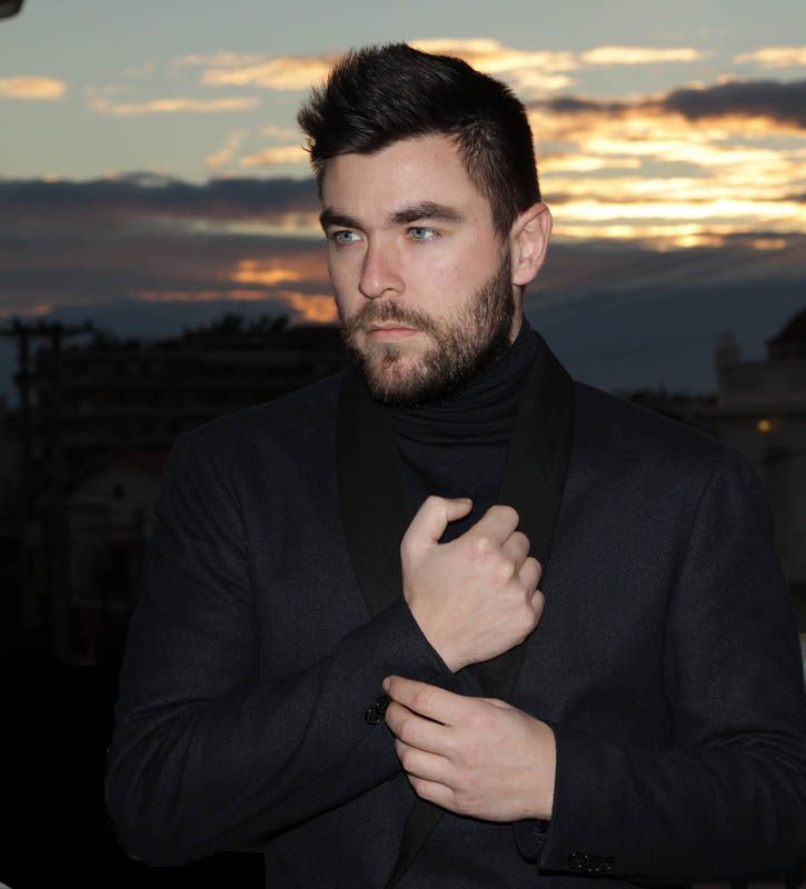 STREET STYLE MENS FASHION BLOGGER MAN FASHION SUIT BLUE BLACK TURTLE NECK COOL ARTISAN ΓΑΒΡΙΗΛ ΝΙΚΟΛΑΙΔΗΣ
