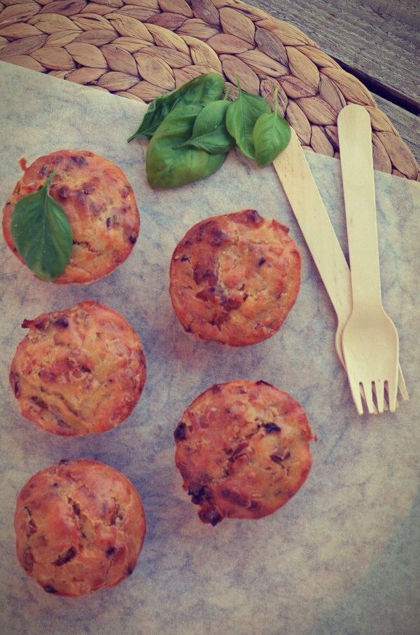Basil and Leek Muffins, recipe, easy fast, simple, feta cheese, olive oil, συνταγή , μάφινς, πράσο, βασιλικός, Γαβριήλ Νικολαίδης, cool artisan 