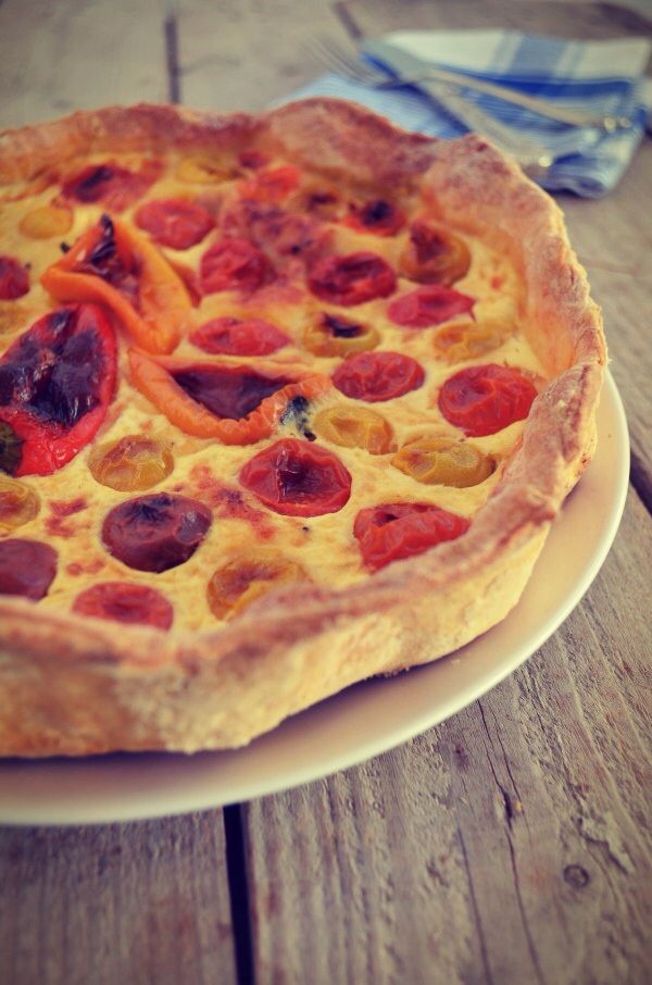 Spring tart with cherry tomatoes and peppers, recipe, τάρτα, συνταγή, πιπεριές, ντοματίνια, πολύχρωμα, τυρί, ζύμη τάρτας, cool artisan, Γαβριήλ Νικολαΐδης