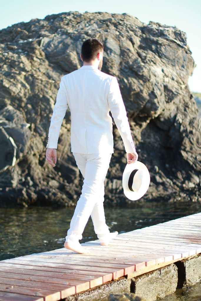 street style, man, fashion blogger, beach, white suit, panama hat, T-shirt, Intimissimi, calzedonia, zara, Γαβριήλ Νικολαίδης, cool artisan
