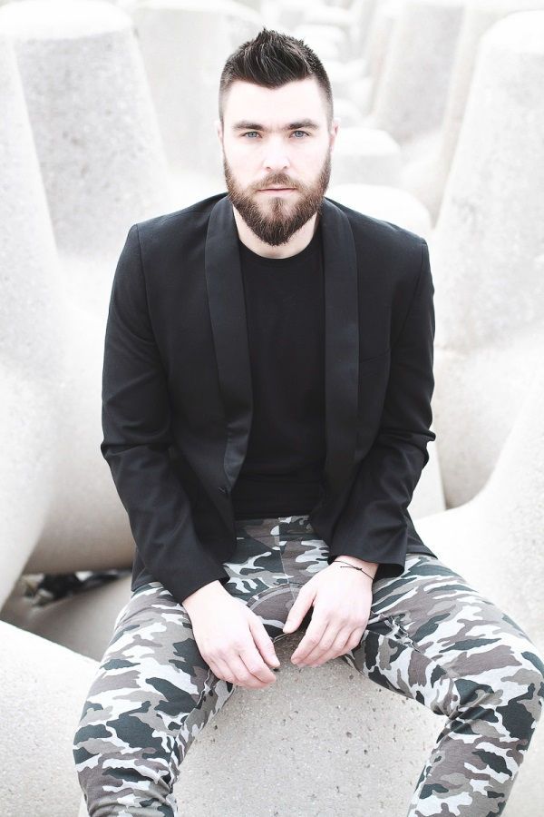 street style, man fashion blogger, militair, cameo pants, trouser, black T-shirt, suit, street fashion, Tezenis, Armani exchange, cool artisan, Γαβριήλ Νικολαιδης