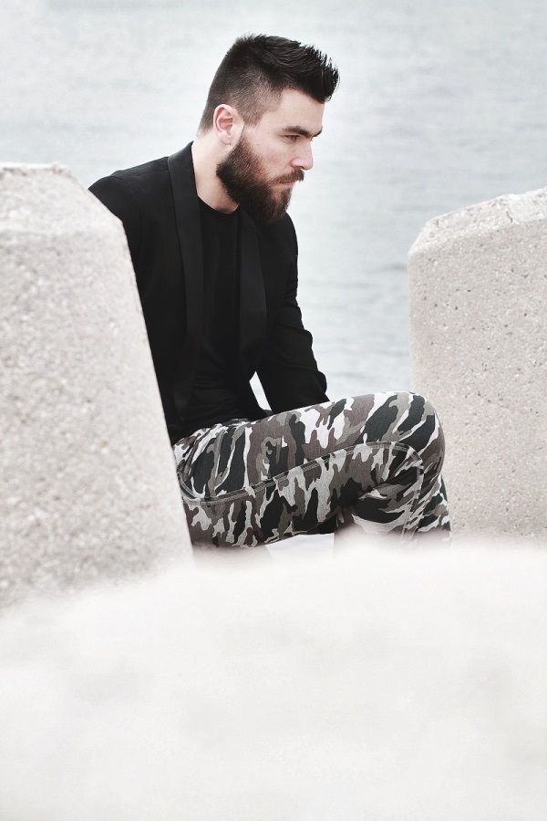 street style, man fashion blogger, militair, cameo pants, trouser, black T-shirt, suit, street fashion, Tezenis, Armani exchange, cool artisan, Γαβριήλ Νικολαιδης
