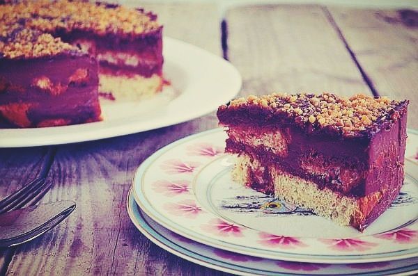 Chocolate cake with tsoureki, συνταγή, τούρτα σοκολάτα, τσουρέκι, εύκολη, γρήγορη, απλή, κρέμα γάλακτος, σιρόπι λικέρ, στέλιος παρλιαρος, stelios parliaros, cool artisan, Γαβριήλ Νικολάιδης 