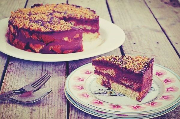 Chocolate cake with tsoureki, συνταγή, τούρτα σοκολάτα, τσουρέκι, εύκολη, γρήγορη, απλή, κρέμα γάλακτος, σιρόπι λικέρ, στέλιος παρλιαρος, stelios parliaros, cool artisan, Γαβριήλ Νικολάιδης 