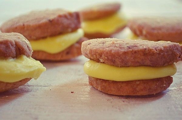 Chocolate-Lemon Whoopie Pies Recipe, συνταγη, μπισκότα λεμονιού, κρέμα σοκολάτας με λεμόνι, γλυκό, Γαβριήλ Νικολαΐδης, cool artisan