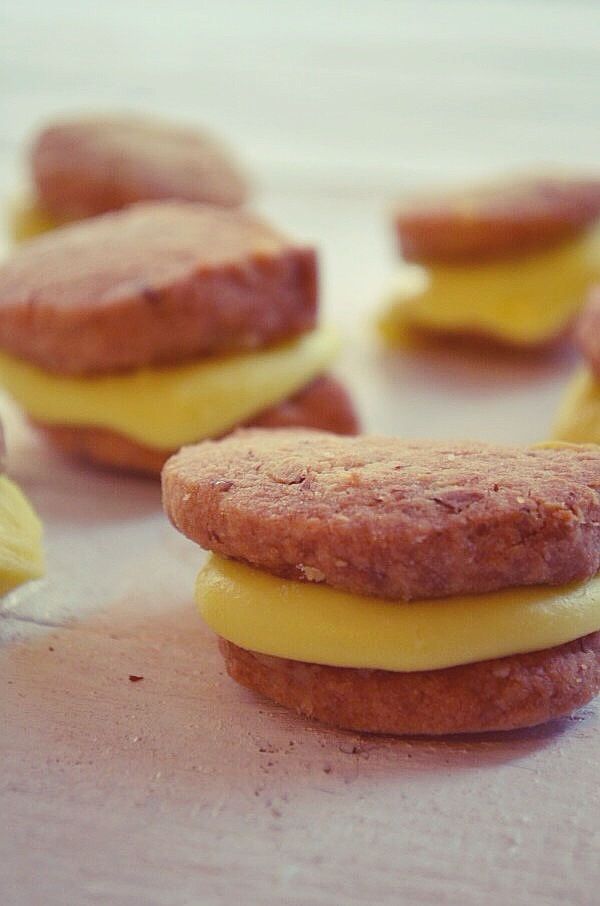 Chocolate-Lemon Whoopie Pies Recipe, συνταγη, μπισκότα λεμονιού, κρέμα σοκολάτας με λεμόνι, γλυκό, Γαβριήλ Νικολαΐδης, cool artisan Chocolate-Lemon Whoopie Pies Recipe, συνταγη, μπισκότα λεμονιού, κρέμα σοκολάτας με λεμόνι, γλυκό, Γαβριήλ Νικολαΐδης, cool artisan
