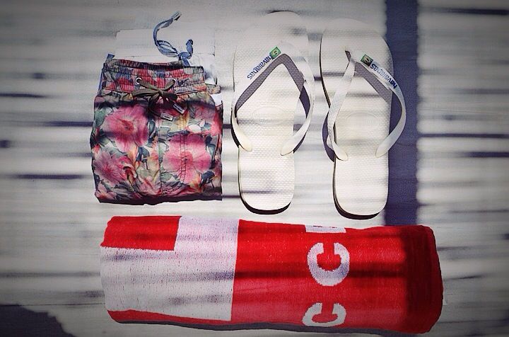 A guy's guide to Weekend Essentials, σαββατοκύριακο, Άνδρο, ταξίδι, διακοπές, εκδρομή, απαραίτητα, βαλίτσα,Γαβριήλ Νικολαΐδης, cool artisan