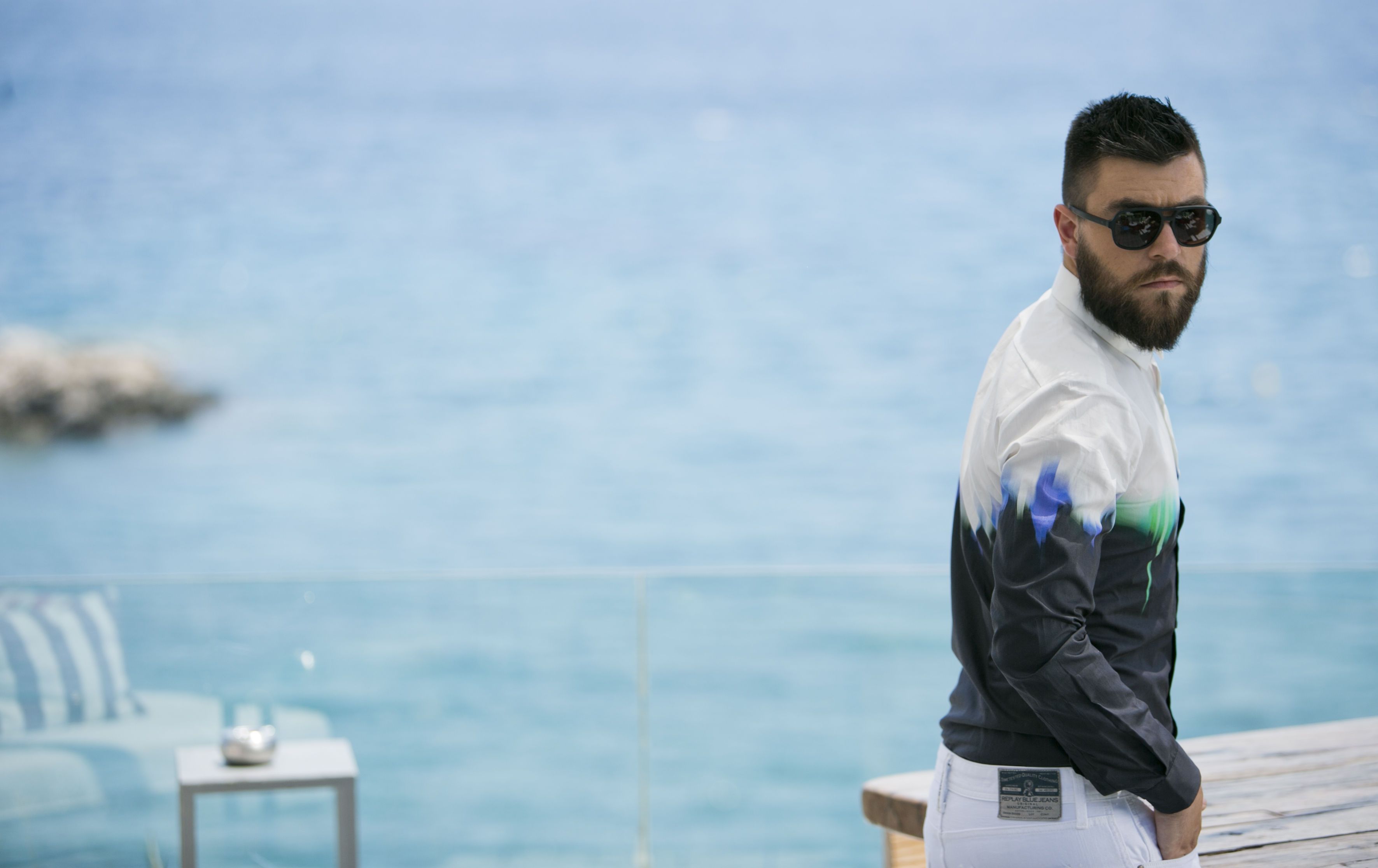 street style, man fashion blog, fashion blogger, white jeans, black blazer, black and white suit, adidas shoes, dihital print shirt, guy blogger 