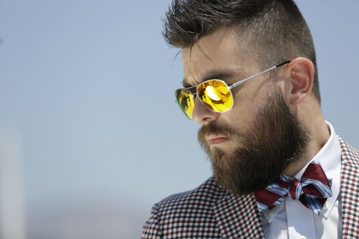 street style, man fashion blogger, suit, white shirt, red pants, new, trends, 2014, summer, mirror sunglasses, summer wedding, cool artisan, mcrthurglen, athens, sales