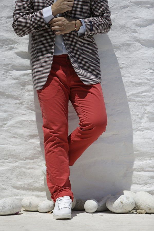 street style, man fashion blogger, suit, white shirt, red pants, new, trends, 2014, summer, mirror sunglasses, summer wedding, cool artisan, mcrthurglen, athens, sales