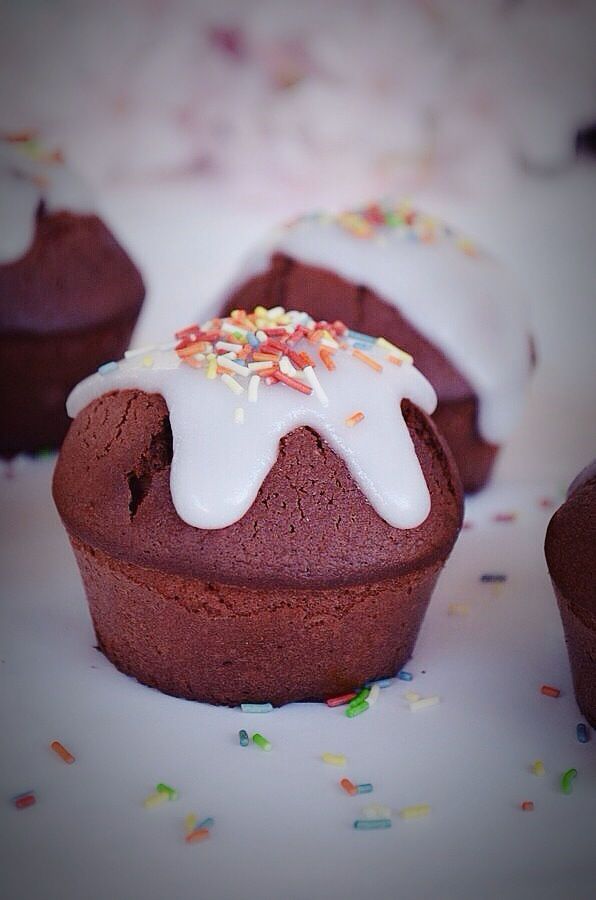 Three Ingredient Muffins Recipe, nutella, chocolate, hazelnut praline, super fast, best recipe, top, dessert, choco, συνταγή, μάφιν, 3 υλικά, νουτέλα, πραλίνα φουντουκιού, απλή συνταγή, Γαβριήλ Νικολαΐδης
