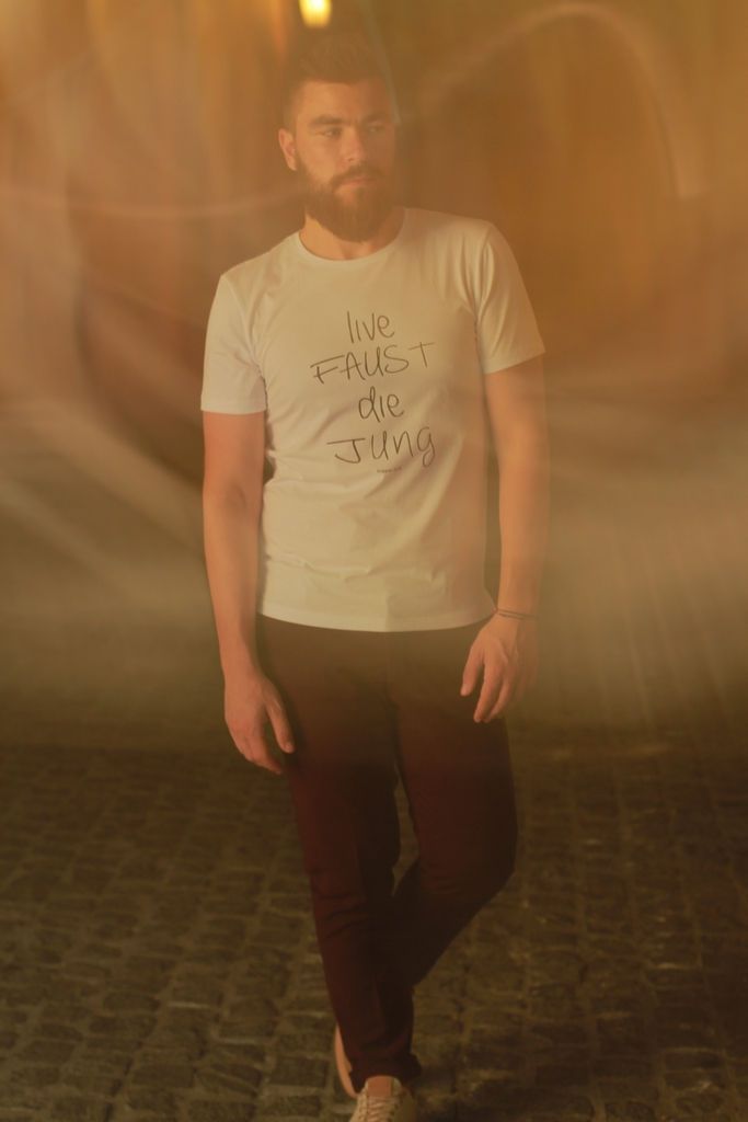 STREET STYLE, ATHENS, FASHION, MENS, T-SHIRT, NEW, 2014, FASHION, BLOG, BLOGGER, GUY, WHITE T-SHIRT, DAPPER GUILT, COOL ARTISAN, ΓΑΒΡΙΗΛ ΝΙΚΟΛΑΙΔΗΣ