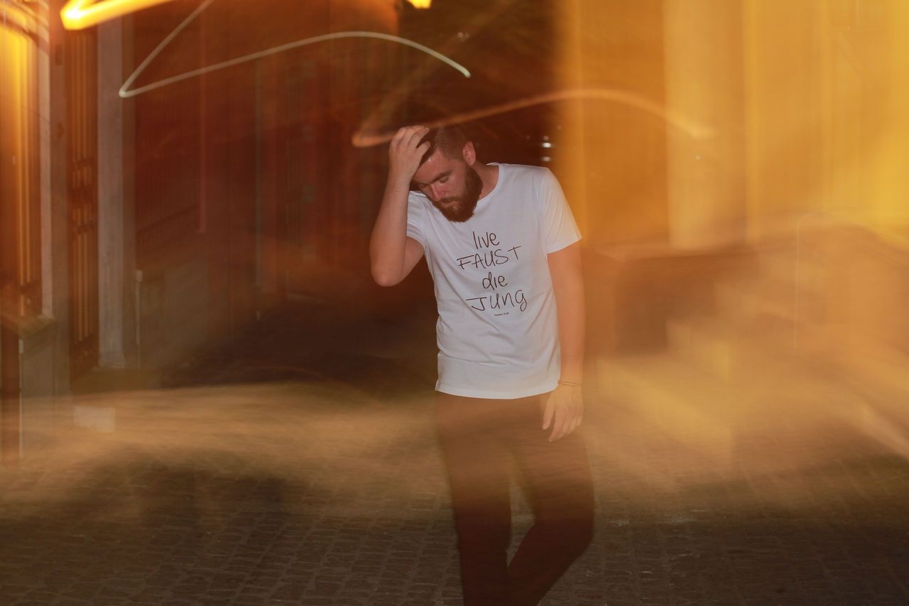 STREET STYLE, ATHENS, FASHION, MENS, T-SHIRT, NEW, 2014, FASHION, BLOG, BLOGGER, GUY, WHITE T-SHIRT, DAPPER GUILT, COOL ARTISAN, ΓΑΒΡΙΗΛ ΝΙΚΟΛΑΙΔΗΣ