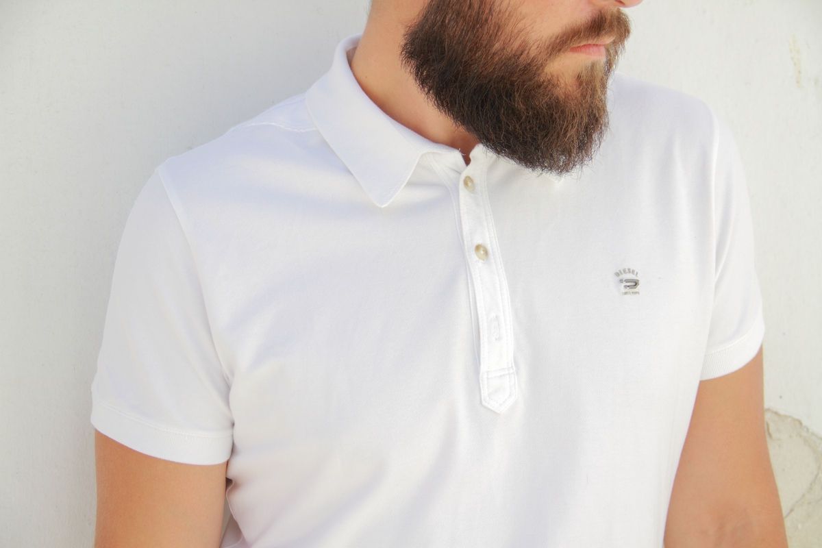 man fashion blogger, guy, style, street, white polo T-shirt, Diesel, blue pants, guy blog, cool artisan, Γαβριήλ Νικολαΐδης