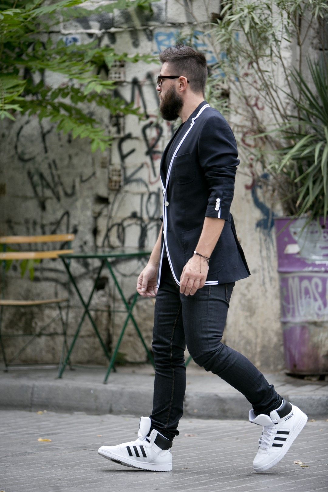 man street style, fashion blogger, trends 2014 2015, blazer, jeans, T-shirt, shoes, Adidas, Hugo Boss, Staff Jeans, Mcarthur Glen Athens, Cool Artisan, Γαβριήλ Νικολαίδης
