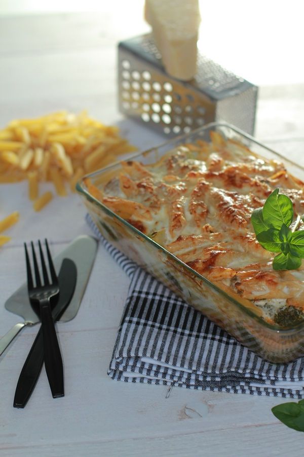 penne rigate, broccoli pasta, minced meat, greek yogurt crust, pasta al forno, recipe, συνταγή, πέννες, κιμά, μπρόκολο, κρούστα γιαουρτιού, σάλτσα ντομάτας, cool artisan, Γαβριήλ Νικολαΐδης