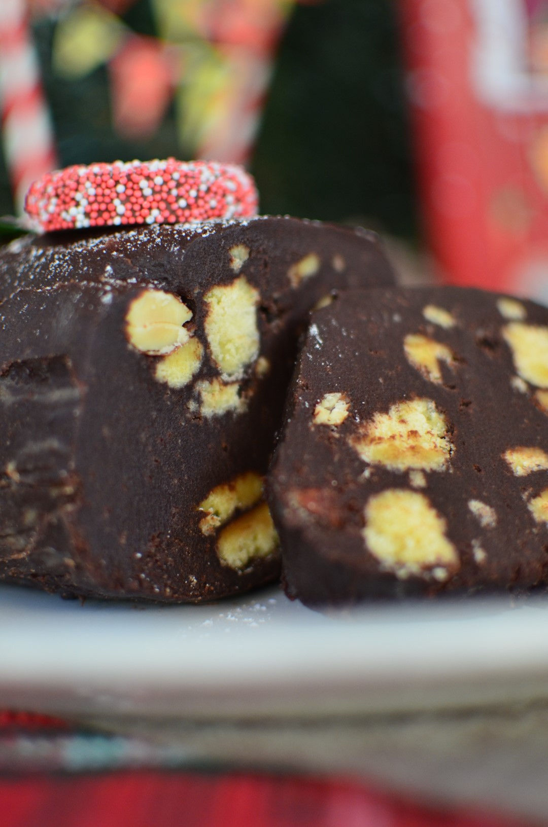 chocolate salami, recipe, simple, seasonal, dessert, recycling, συνταγή, κουραμπιές, κορμός σοκολατάς, σοκολατένιο σαλάμι, κακάο, ζάχαρη άχνη, πορτοκάλι 