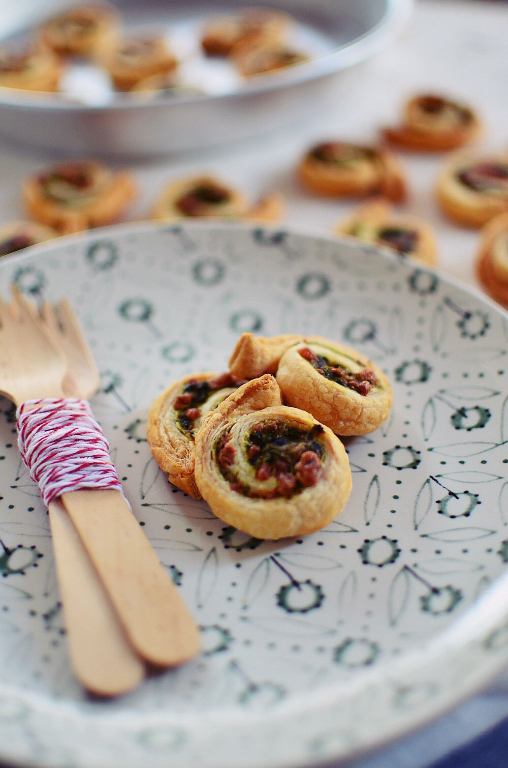 spinach cookies recipe, συνταγή μπισκότα, σπανάκι, σπανακοπιτάκια, σφολιάταμ παρμεζάνα, φέτα, ελληνικά, τυρί, Γαβριήλ Νικολαΐδης, cool artisan