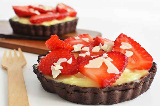 Chocolate, COOL ARTISAN, Egg yolk, σοκολάτα, τάρτα, φράουλα, βάση, βανίλια, βούτυρο, ζύμη, κρόκος, κρέμα, recipe, simple, Strawberry Vanilla Bean Cream Tarts