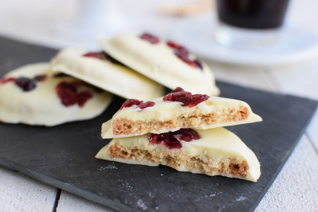 cookies, chocolate, white chocolate, oat, berries