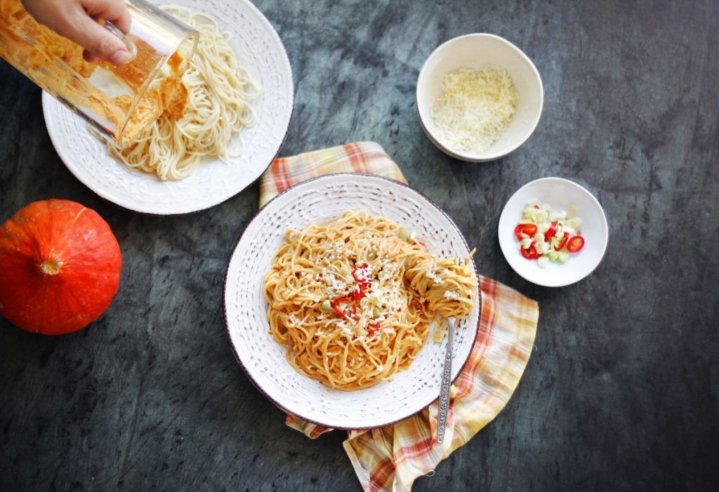 Spaghetti with pumpkin sauce (1)