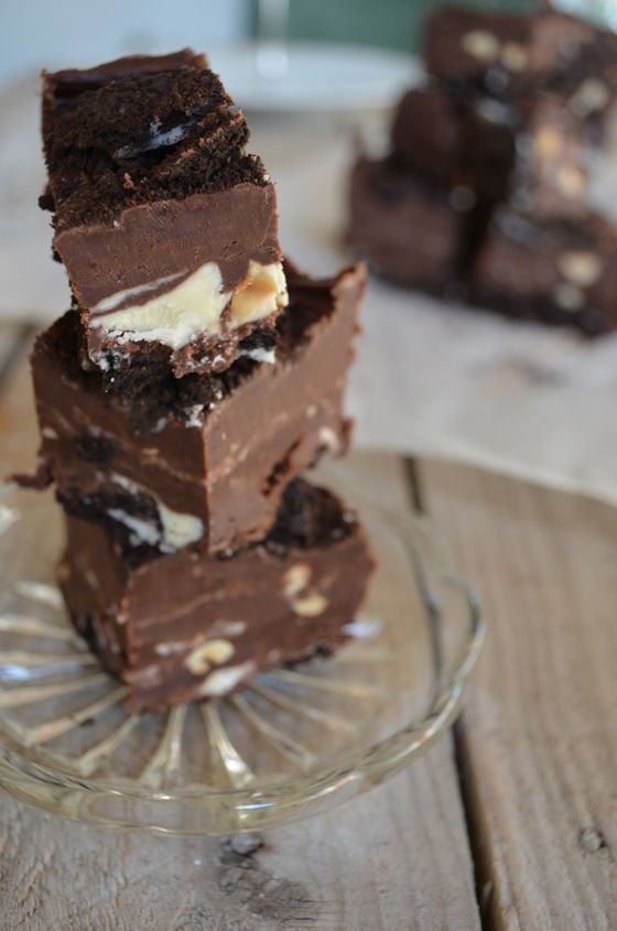 Cookies & Cream Fudge (Only 4 Ingredients)