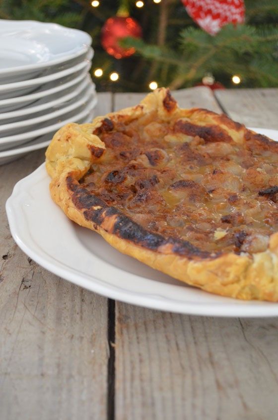 Caramelised onions and blue cheese tart walnuts recipe cool artisan Γαβριήλ Νικολαΐδης