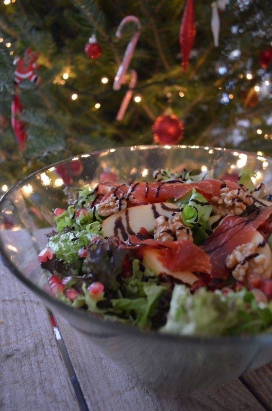 Pomegranate, apple, prosciutto Christmas salad χριστουγεννιάτικη σαλάτα με ρόδι, μήλο, καρύδι, προσούτο, Γαβριήλ Νικολαίδης