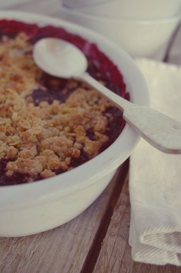 Forest fruit oat crumble κράμπλ με φρούτα του δάσους συνταγή Γαβριήλ Νικολαιδης cool artisan