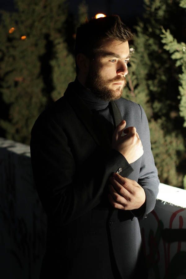 STREET STYLE MENS FASHION BLOGGER MAN FASHION SUIT BLUE BLACK TURTLE NECK COOL ARTISAN ΓΑΒΡΙΗΛ ΝΙΚΟΛΑΙΔΗΣ