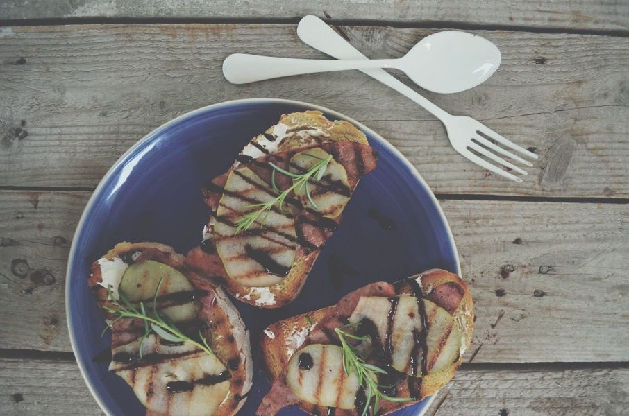 X BruschettaX COOL ARTISANX Goat cheeseX Γαβριήλ ΝικολαιδηςX PearX recipeX Sausage