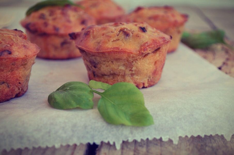 Basil and Leek Muffins, recipe, easy fast, simple, feta cheese, olive oil, συνταγή , μάφινς, πράσο, βασιλικός, Γαβριήλ Νικολαίδης, cool artisan