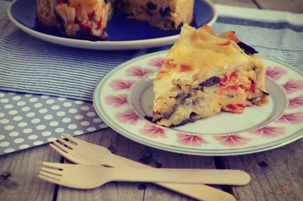 farfalle al forno, peppers, eggplant, aubergine, milk, nutmeg, onions, pasta, bake, cheese, recipe, best, συνταγή, μακαρόνια φούρνου, μελιτζάνα, πιπεριές