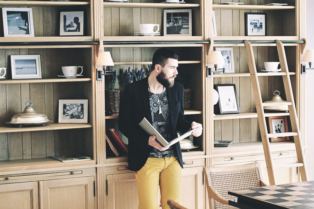 street style, mens fashion, blogger, asos, topman, zara, calzedonia, h&m, 3rd floor, editorial, sani resort, summer style, black jacket, yellow pants, print T-shirt, cameo