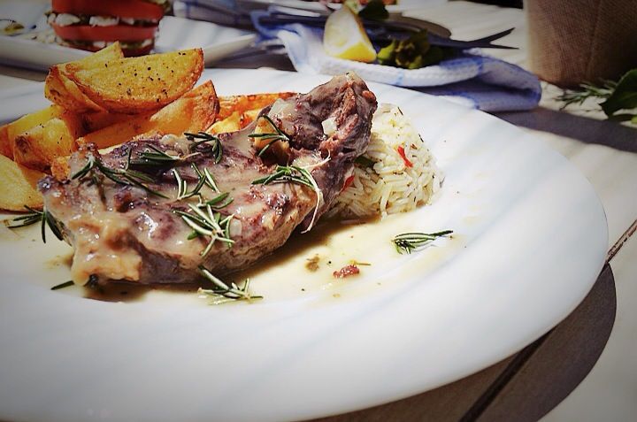 greek traditional recipe, andros, salad, σαλάτα, συνταγή, Άνδρος, Aegea hotel, shripms, lamp, lemon, γαρίδες, αρνάκι, γαβριήλ Νικολαΐδης,cool artisan