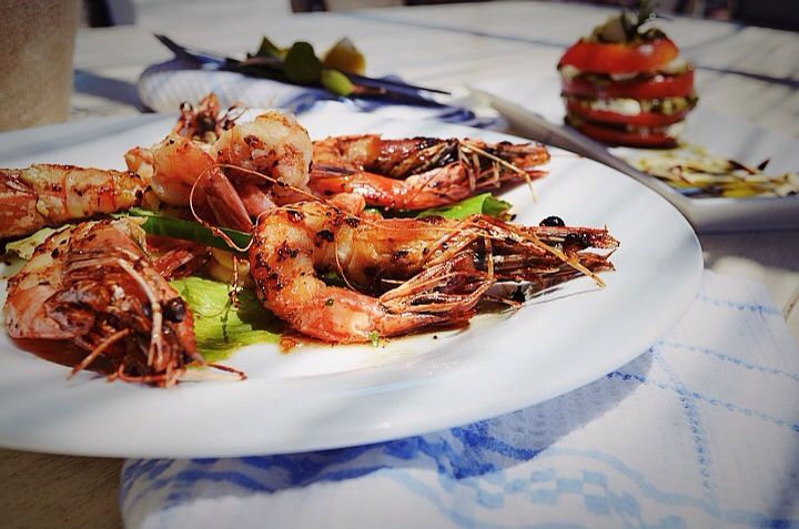 greek traditional recipe, andros, salad, σαλάτα, συνταγή, Άνδρος, Aegea hotel, shripms, lamp, lemon, γαρίδες, αρνάκι, γαβριήλ Νικολαΐδης,cool artisan