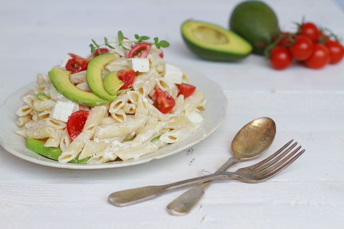 Avocado and feta cheese pasta salad, recipe, penne rigate, greek yogurt, συνταγή, μακαρονοσαλάτα, αβοκάντο, φέτα, γιαούρτι, πέννες, Γαβριήλ Νικολαΐδης