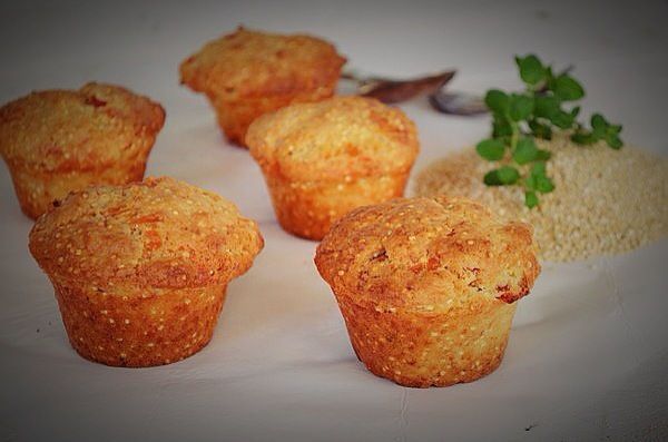 Quinoa Flakes, Cheese and Red Peppers Muffins Recipe, gruyere, συνταγή, μάφινς, φέτα, κινόα, γραβιέρα, κόκκινη πιπεριά, συνταγή, cool artisan