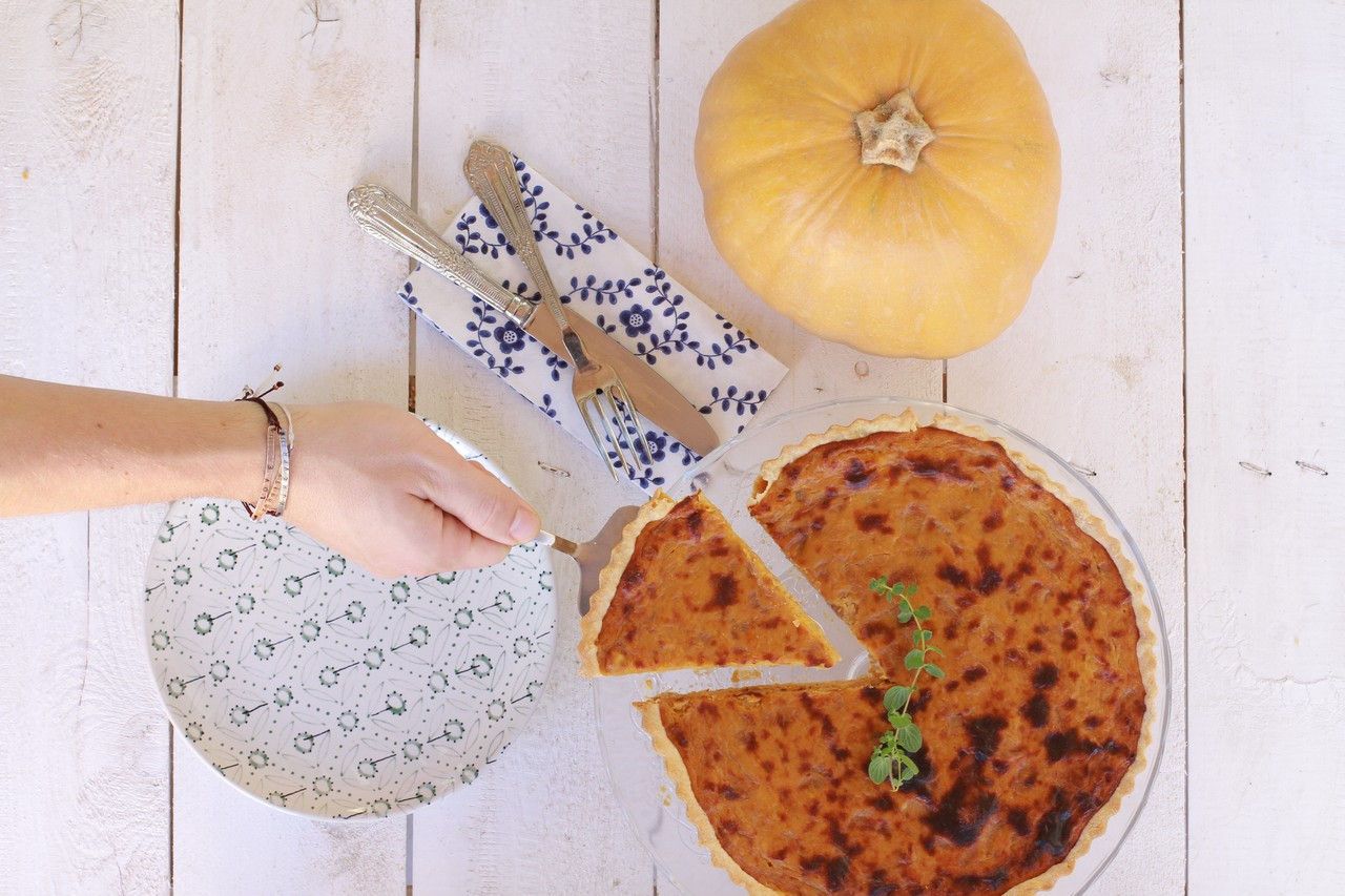 Butternut squash , pumkin, recipe, tart, caramelised onions, cream fresh, parmezan cheese, συνταγή, κολοκύθα, τάρτα, καραμελωμένα κρεμμύδια, κρέμα γάλακτος, τυρί, ζύμη μπριζ, cool artisan, Γαβριήλ Νικολαΐδης