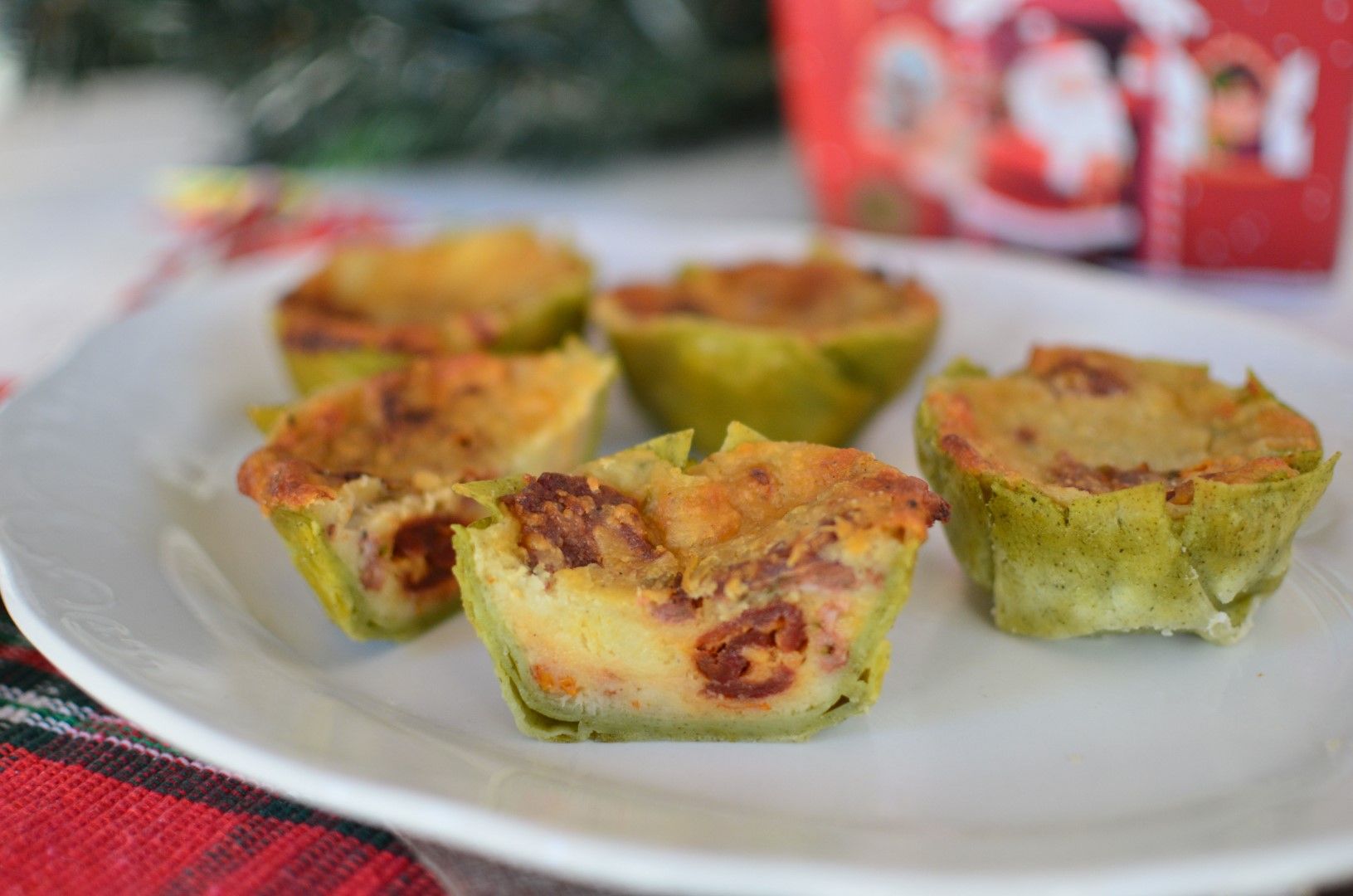 lasagna cupcakes, pasta muffins, parmesan, cheese, mozzarela, blue cheese, sun dried tomato, λαζάνια καπκέικ, συνταγή, παρμεζάνα, κρέμα τυρί, λιαστή ντομάτα, food photography, food styling, Γαβριήλ Νικολαΐδης, cool artisan