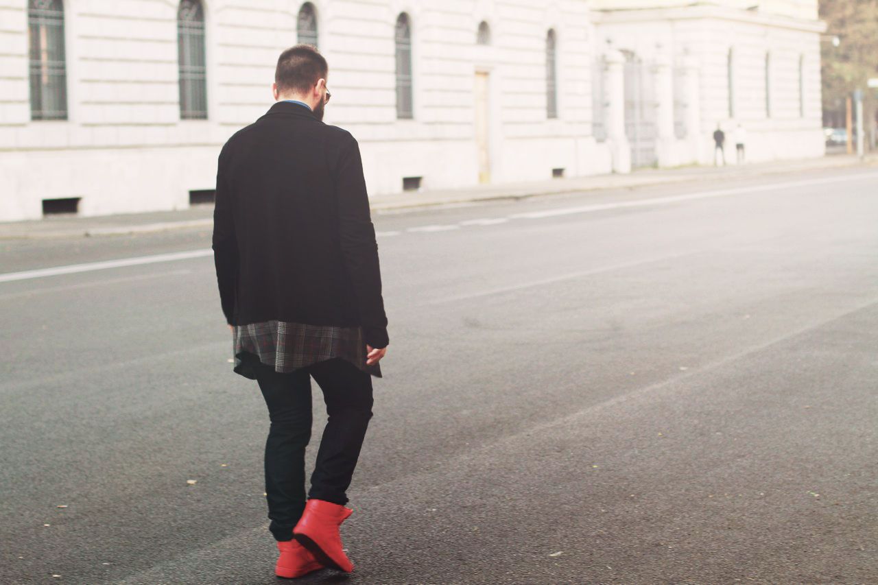 Man fashion blogger, street style, best fashion blog 2014 2015, mens style, guy, lee jeans, 8 clothinng, black cardigan, trends, vest, red sneakers, shoes, denim shirt, prada, cool artisan, Γαβριήλ Νικολαΐδης