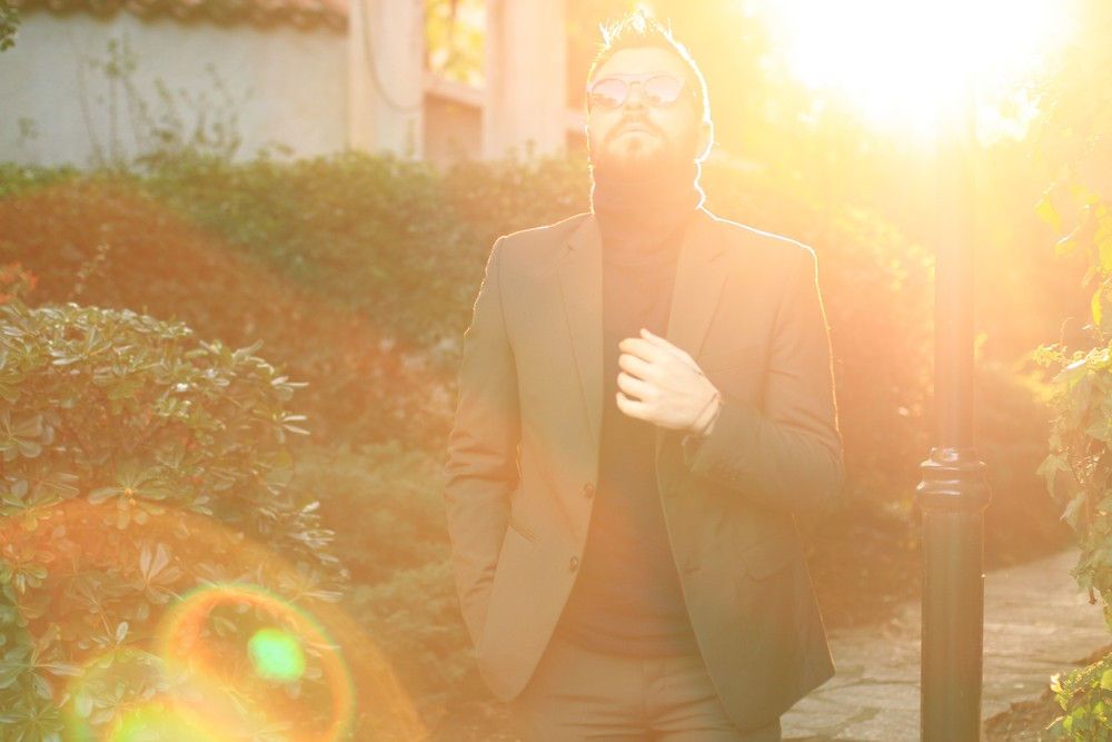 Man style, fashion blogger, best fashion blog, mens, 2014, 2015, street style, new balance, shoes, sneakers, dimitris petrou suit, topman sweater, suit, trends 2015,cool artisan, Γαβριήλ Νικολαΐδης, Δημήτρης Πέτρου, τάσεις, κοστούμι, ζιβάγκο, 1015, αθλητικά παπούτσια