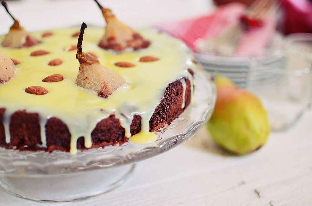 Almond, Chocolate, Pear Cake Recipe, συνταγή, κέικ, αχλάδι, αμύγδαλο, γλάσο λευκής σοκολάτας,Amaretto,κανέλα, Γαβριήλ Νικολαΐδης, coolartisan