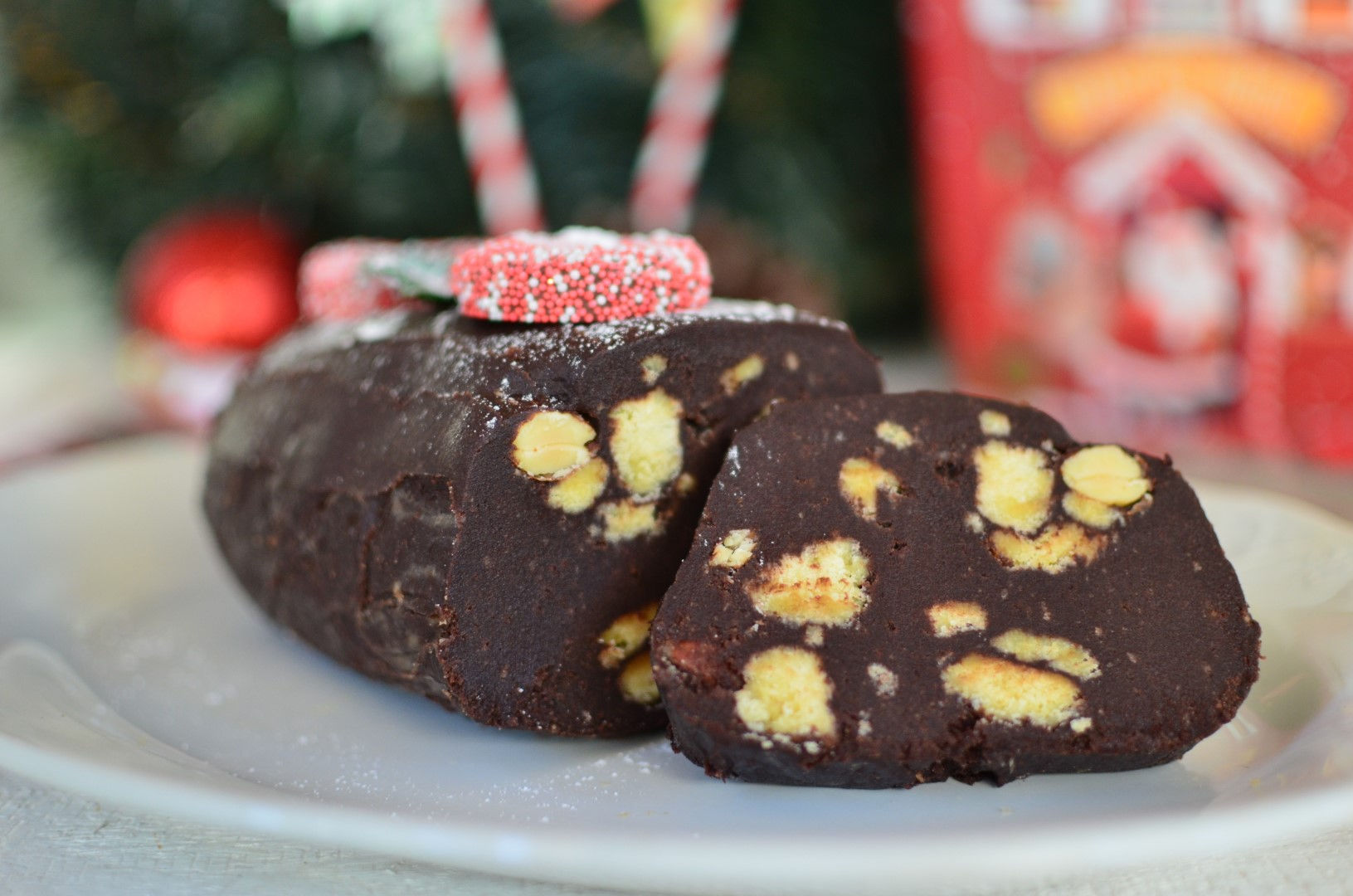 chocolate salami, recipe, simple, seasonal, dessert, recycling, συνταγή, κουραμπιές, κορμός σοκολατάς, σοκολατένιο σαλάμι, κακάο, ζάχαρη άχνη, πορτοκάλι , κορμός με κουραμπιέδες
