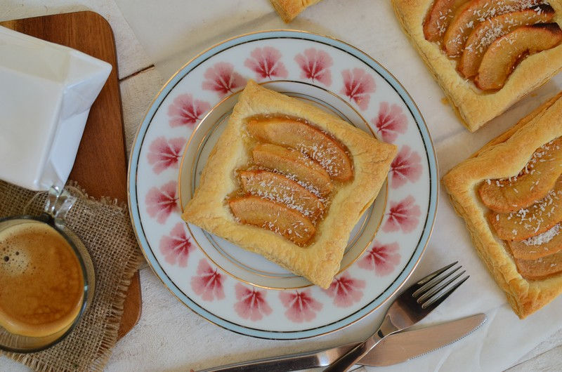 Spiced Quince Tarts Recipe, easy, cinnamon , cloves, ginger, coconut, sheet, simple,απλή, συνταγή τάρτα κυδώνι, σφολιάτα, μπαχαρικά, κανέλα,λεμόνι, τζίντερ,cool artisan