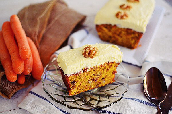 Carrot Cake with Cream Cheese Frosting Recipe, walnuts, ginger, classic, συνταγή, κέικ καρότο, τυρί κρέμα, επικάλυψη, γλάσο, καρύδι, τζίντζερ, food blog, food styling, cool artisan, Γαβριήλ Νικολαΐδης