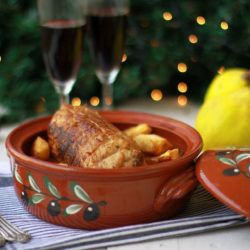 ρολό κοτόπουλο με κυδώνια, πατάτες, γάστρα