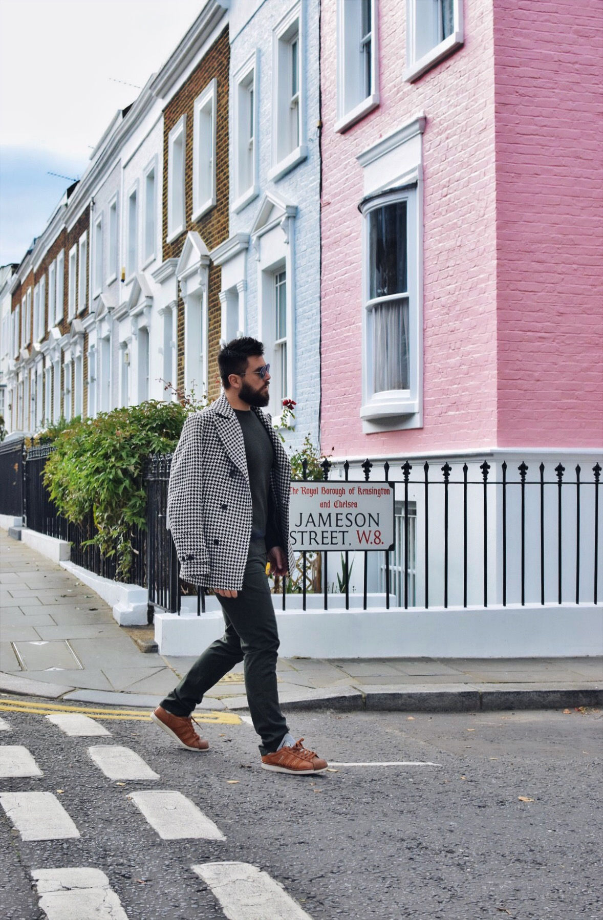 street style, man fashion blogger, 2016, trends, tommy hilfiger. coat, style, fashion, olive, sweater, chinos. sneakers. how to style, boy, fitness, london, editorial, instagram, gabriel nikolaidis, tommy hilfiger