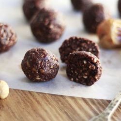 ΤΡΟΥΦΑΚΙΑ, ΦΟΥΝΤΟΥΚΙ, ΧΟΥΡΜΑΔΕΣ, ENERGY BITES, DATES, HAZELNUTS, VEGAN BITES, TREATS